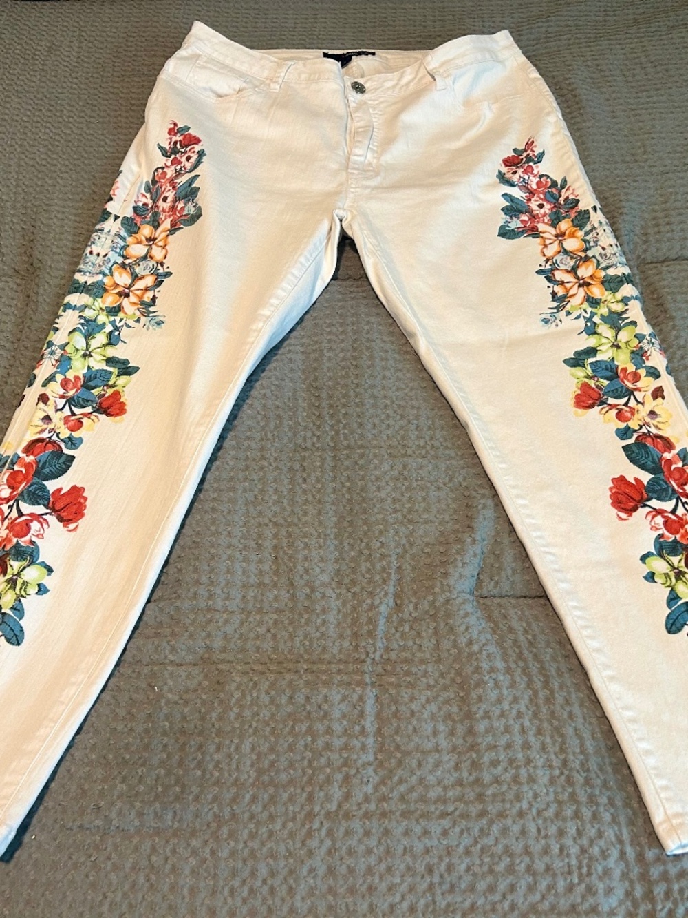Avenue plus size white floral jeans